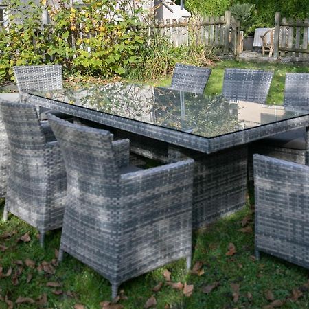Family Wellhouse Green Garden Direct In Salzburg, Sunny Big Garden, Up To 16 Pax, Bikes For Free, Bbq, Sunbeds, Parking For Free, 15 Min Sound Of Music Bagian luar foto