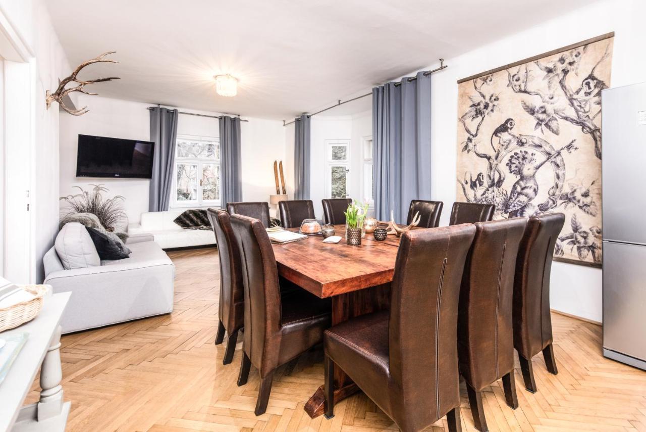 Family Wellhouse Green Garden Direct In Salzburg, Sunny Big Garden, Up To 16 Pax, Bikes For Free, Bbq, Sunbeds, Parking For Free, 15 Min Sound Of Music Bagian luar foto