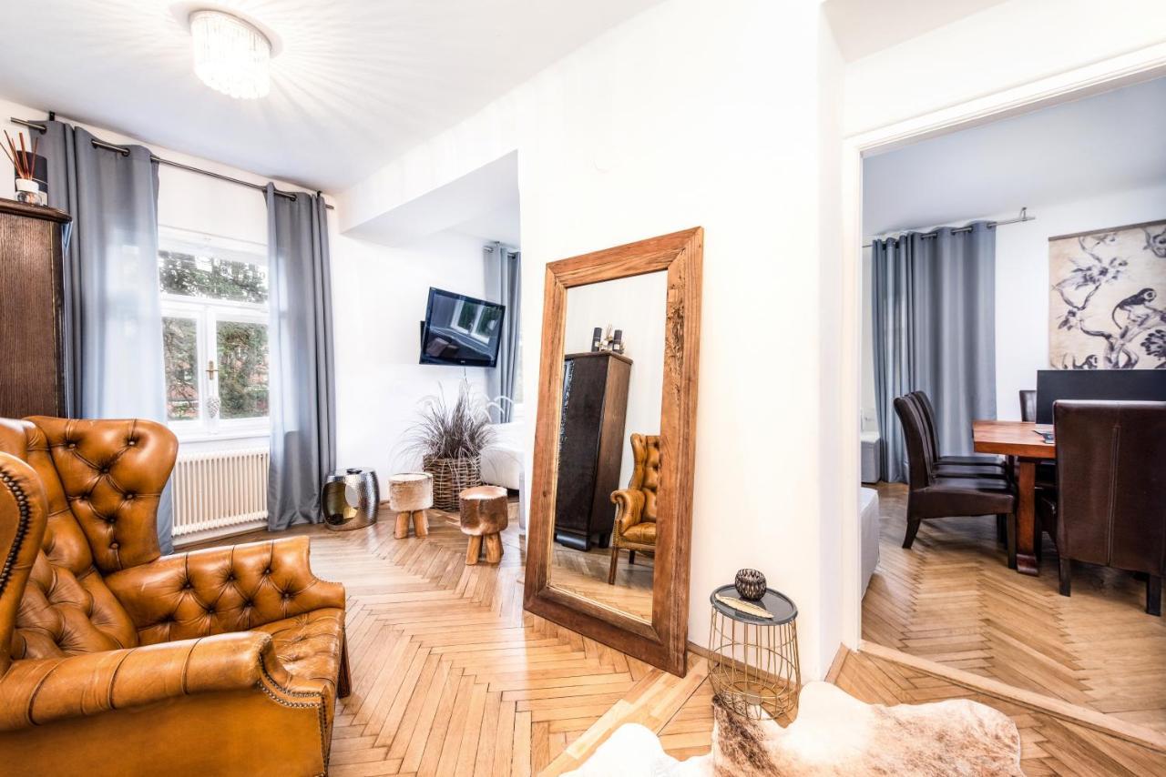 Family Wellhouse Green Garden Direct In Salzburg, Sunny Big Garden, Up To 16 Pax, Bikes For Free, Bbq, Sunbeds, Parking For Free, 15 Min Sound Of Music Bagian luar foto