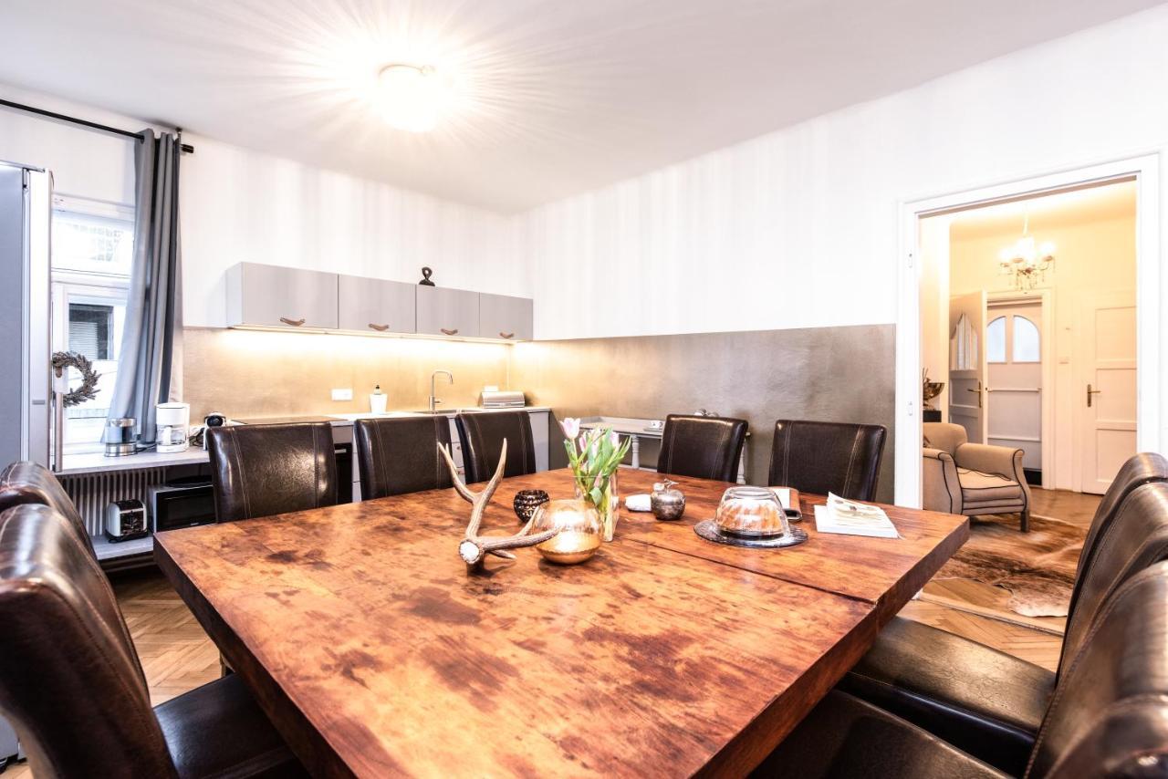 Family Wellhouse Green Garden Direct In Salzburg, Sunny Big Garden, Up To 16 Pax, Bikes For Free, Bbq, Sunbeds, Parking For Free, 15 Min Sound Of Music Bagian luar foto