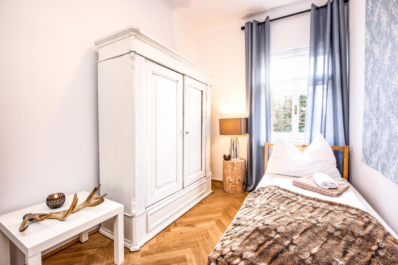 Family Wellhouse Green Garden Direct In Salzburg, Sunny Big Garden, Up To 16 Pax, Bikes For Free, Bbq, Sunbeds, Parking For Free, 15 Min Sound Of Music Bagian luar foto