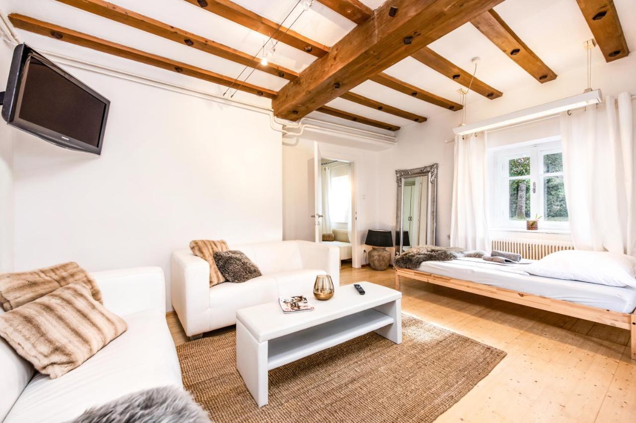 Family Wellhouse Green Garden Direct In Salzburg, Sunny Big Garden, Up To 16 Pax, Bikes For Free, Bbq, Sunbeds, Parking For Free, 15 Min Sound Of Music Bagian luar foto