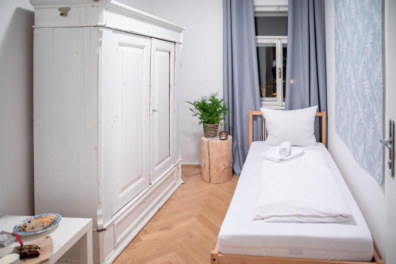 Family Wellhouse Green Garden Direct In Salzburg, Sunny Big Garden, Up To 16 Pax, Bikes For Free, Bbq, Sunbeds, Parking For Free, 15 Min Sound Of Music Bagian luar foto