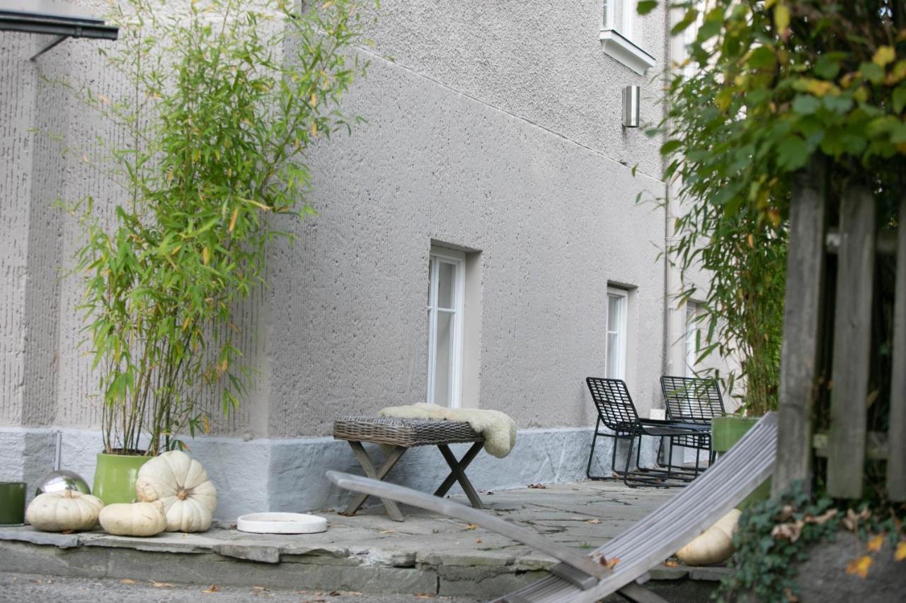 Family Wellhouse Green Garden Direct In Salzburg, Sunny Big Garden, Up To 16 Pax, Bikes For Free, Bbq, Sunbeds, Parking For Free, 15 Min Sound Of Music Bagian luar foto