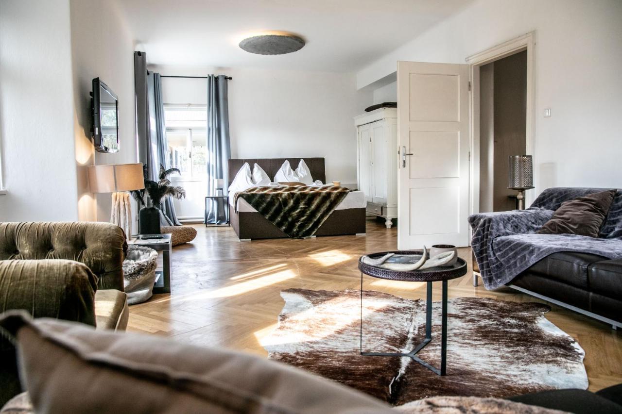 Family Wellhouse Green Garden Direct In Salzburg, Sunny Big Garden, Up To 16 Pax, Bikes For Free, Bbq, Sunbeds, Parking For Free, 15 Min Sound Of Music Bagian luar foto