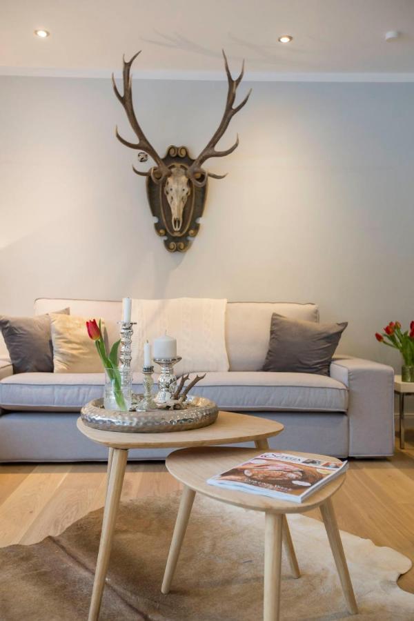 Family Wellhouse Green Garden Direct In Salzburg, Sunny Big Garden, Up To 16 Pax, Bikes For Free, Bbq, Sunbeds, Parking For Free, 15 Min Sound Of Music Bagian luar foto