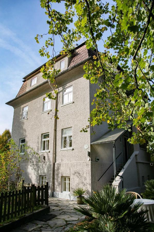 Family Wellhouse Green Garden Direct In Salzburg, Sunny Big Garden, Up To 16 Pax, Bikes For Free, Bbq, Sunbeds, Parking For Free, 15 Min Sound Of Music Bagian luar foto