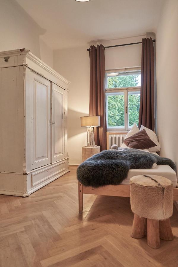 Family Wellhouse Green Garden Direct In Salzburg, Sunny Big Garden, Up To 16 Pax, Bikes For Free, Bbq, Sunbeds, Parking For Free, 15 Min Sound Of Music Bagian luar foto